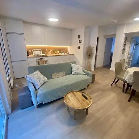 Piso Con Terraza Junto A La Playa Apartment