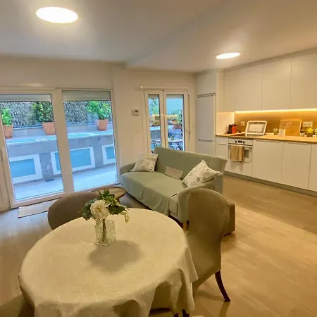 Piso Con Terraza Junto A La Playa Apartment *